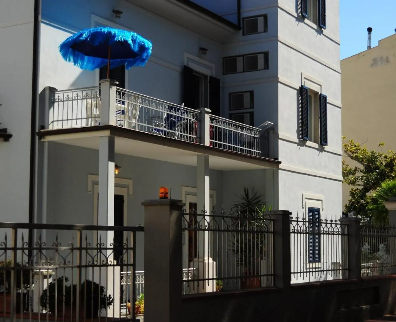 Aparthotel Marina Azzurra Vistamare - Hituscany Marina di Campo Italy
